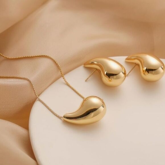 Teardrop Water drop Necklace. J1 - Picture 3 of 3